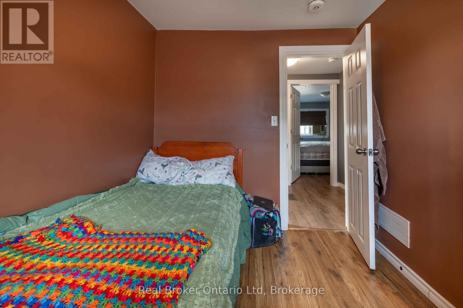 293 11th Street E, Owen Sound, Ontario  N4K 1T8 - Photo 17 - X12119098