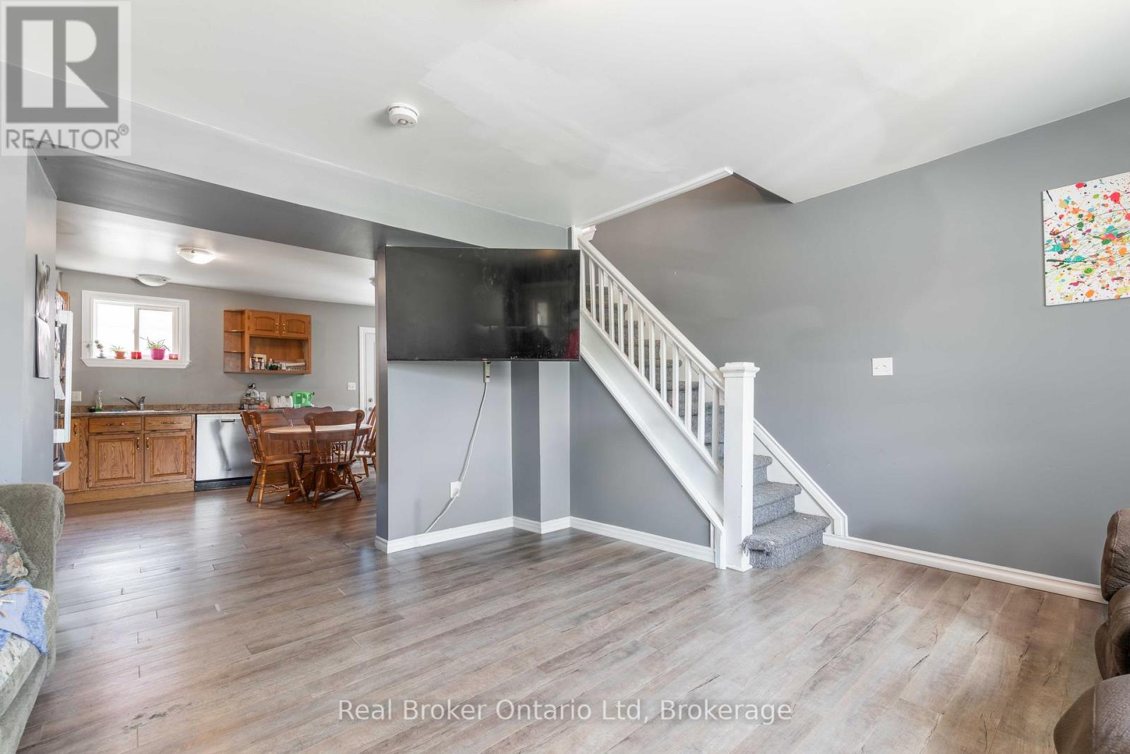 293 11th Street E, Owen Sound, Ontario  N4K 1T8 - Photo 3 - X12119098