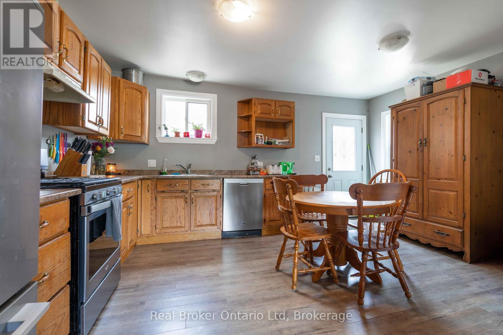 293 11th Street E, Owen Sound, Ontario  N4K 1T8 - Photo 5 - X12119098