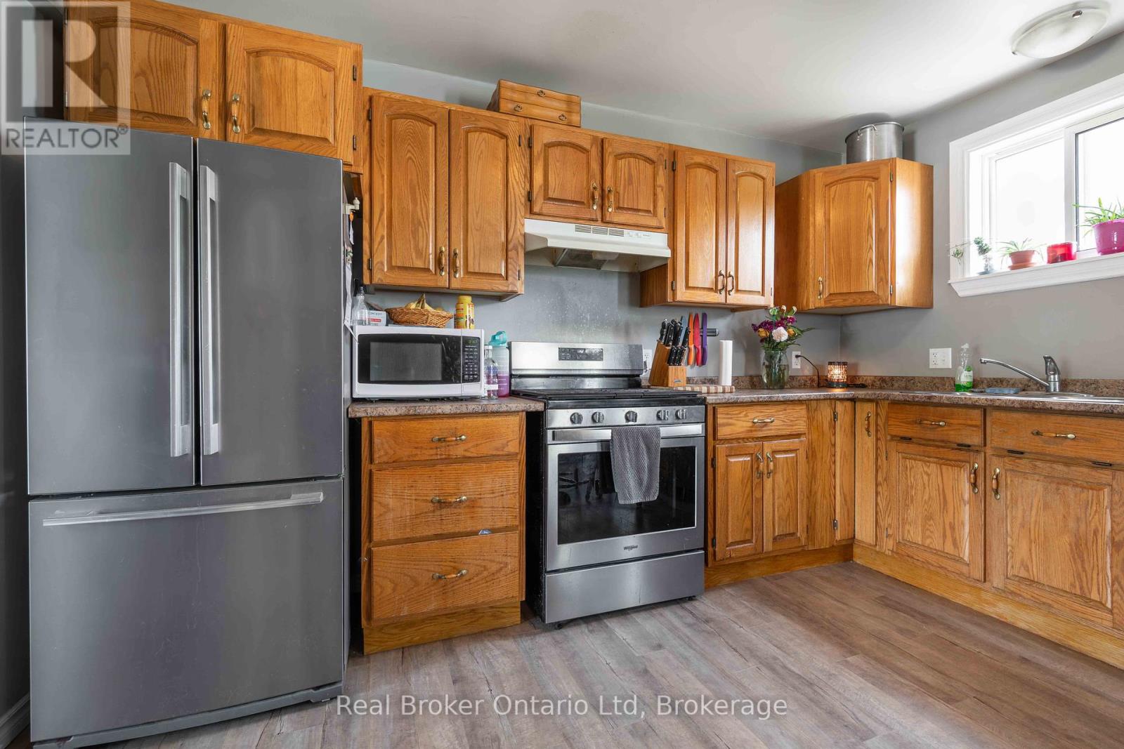293 11th Street E, Owen Sound, Ontario  N4K 1T8 - Photo 6 - X12119098