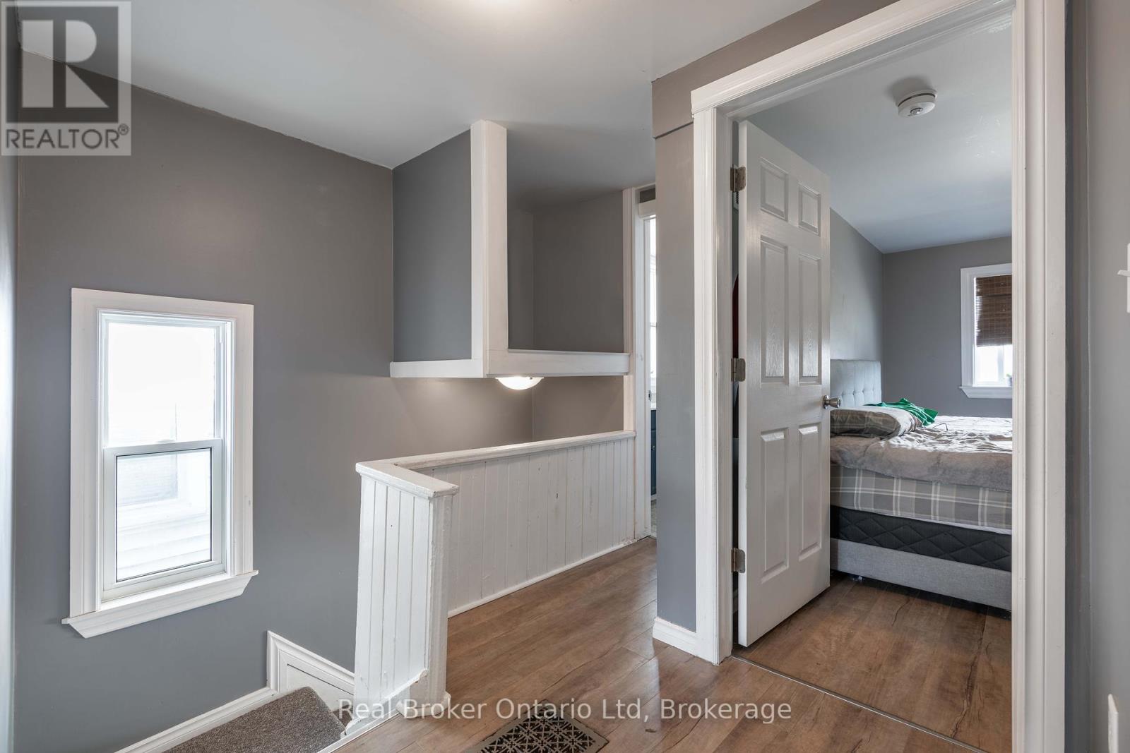 293 11th Street E, Owen Sound, Ontario  N4K 1T8 - Photo 9 - X12119098