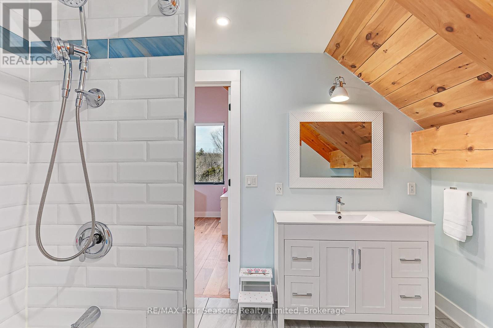 113 Slabtown Road W, Blue Mountains, Ontario  N0H 1J0 - Photo 28 - X12119141