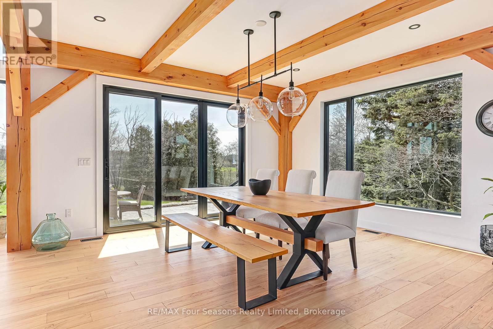 113 Slabtown Road W, Blue Mountains, Ontario  N0H 1J0 - Photo 8 - X12119141