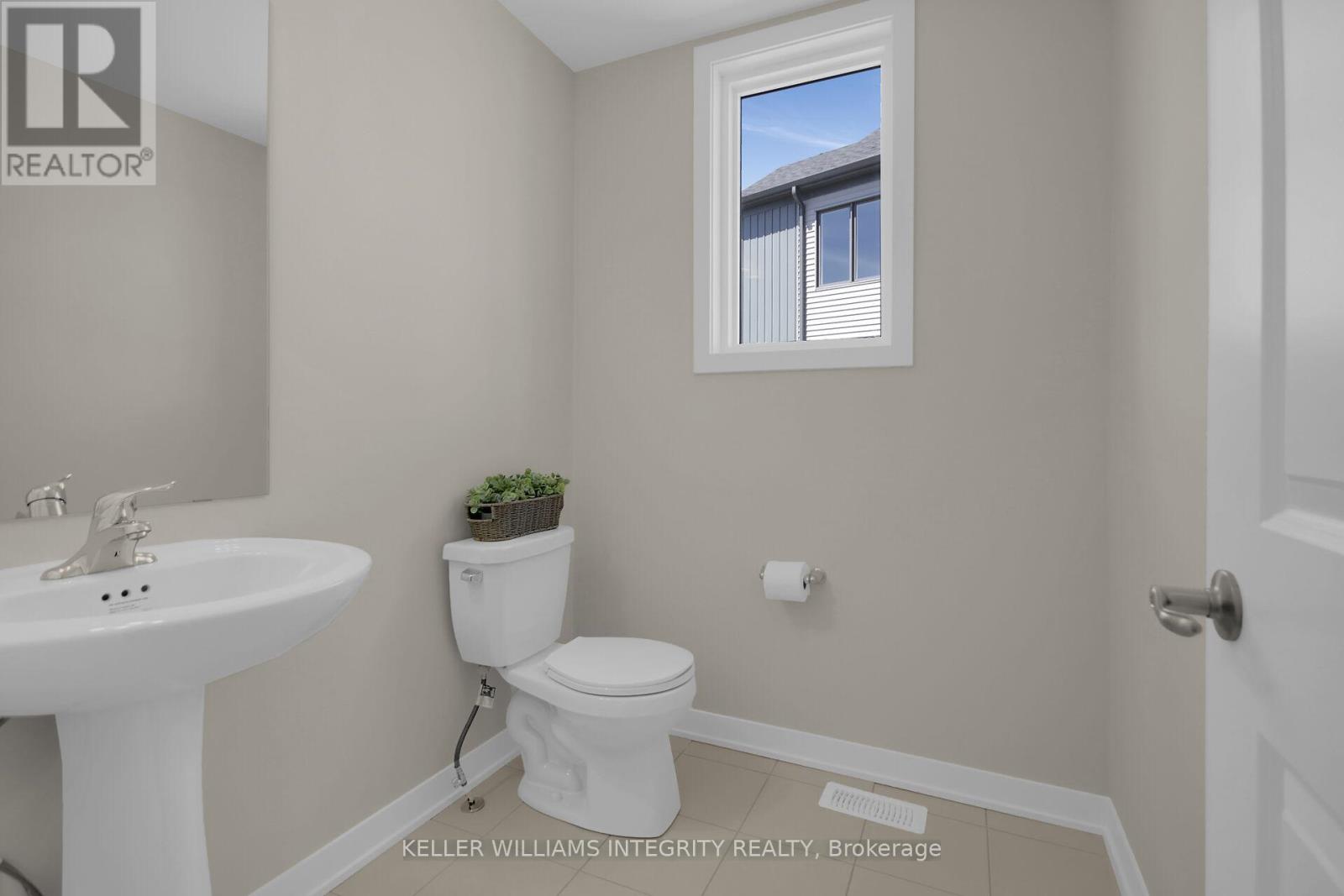 618 Keatons Way W, North Grenville, Ontario  K0G 1J0 - Photo 3 - X12119245