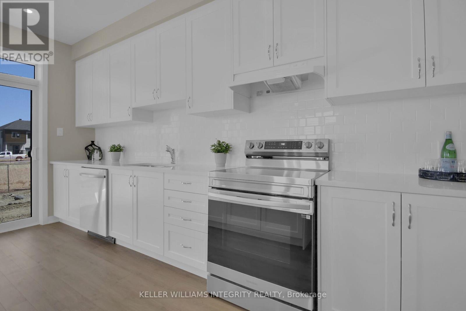 618 Keatons Way W, North Grenville, Ontario  K0G 1J0 - Photo 7 - X12119245
