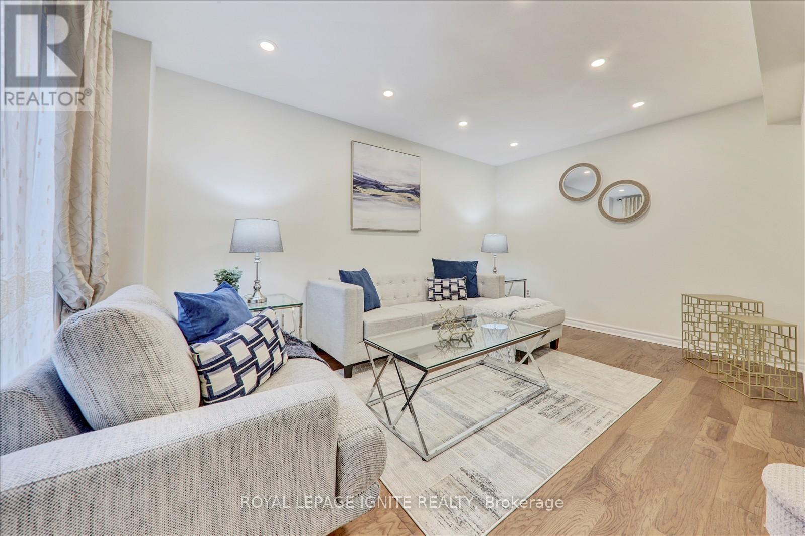 39 Maberley Crescent, Toronto, Ontario  M1C 3K7 - Photo 4 - E12061108