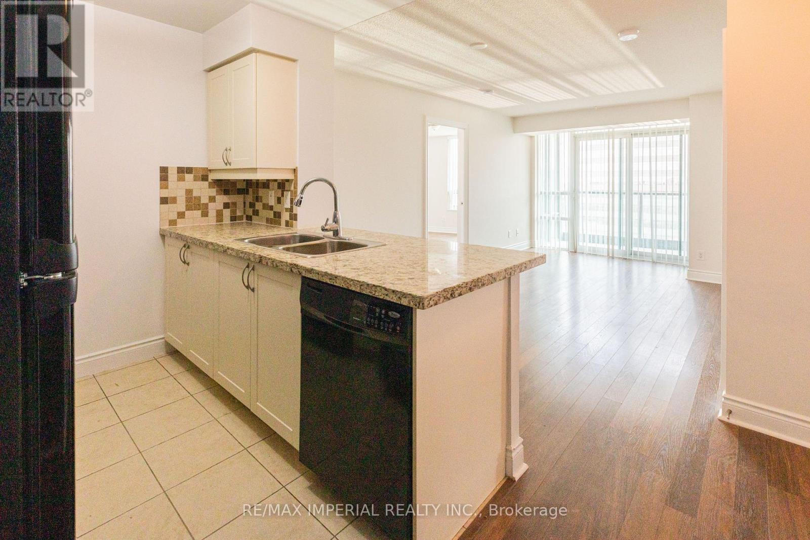 1821 - 25 Greenview Avenue, Toronto, Ontario  M2M 1R2 - Photo 5 - C12119122