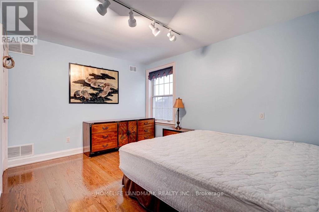 27 Junewood Crescent, Toronto (St. Andrew-Windfields), Ontario  M2L 2C3 - Photo 36 - C12119161