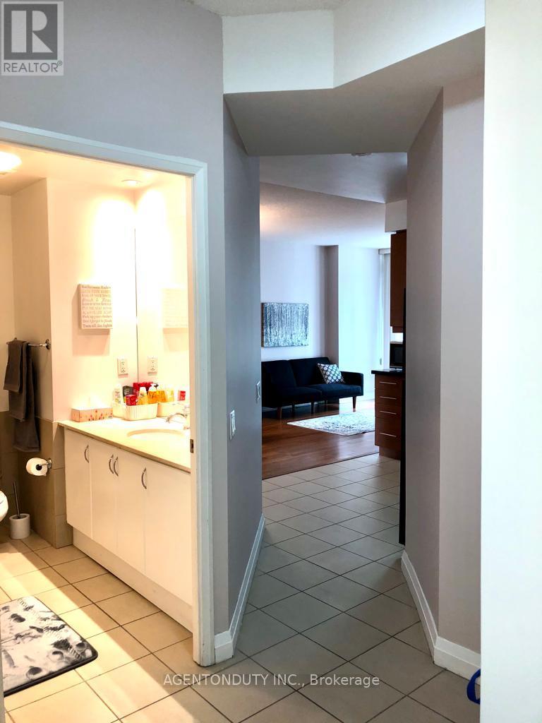 801 - 1121 Bay Street, Toronto, Ontario  M5S 3L9 - Photo 10 - C12119241