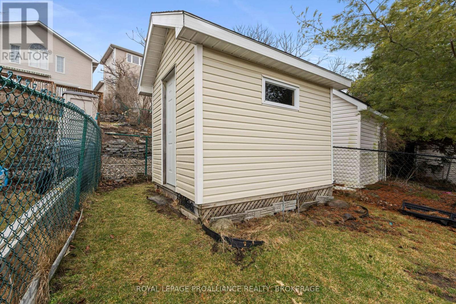 408 Dolshire Street, Kingston, Ontario  K7M 9B4 - Photo 27 - X12119327