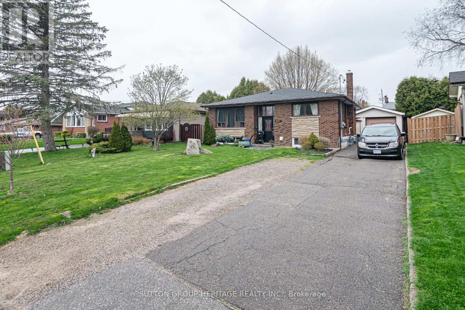 Bsmt - 1002 Denise Drive, Oshawa (Donevan), Ontario  L1H 2Y2 - Photo 2 - E12119091