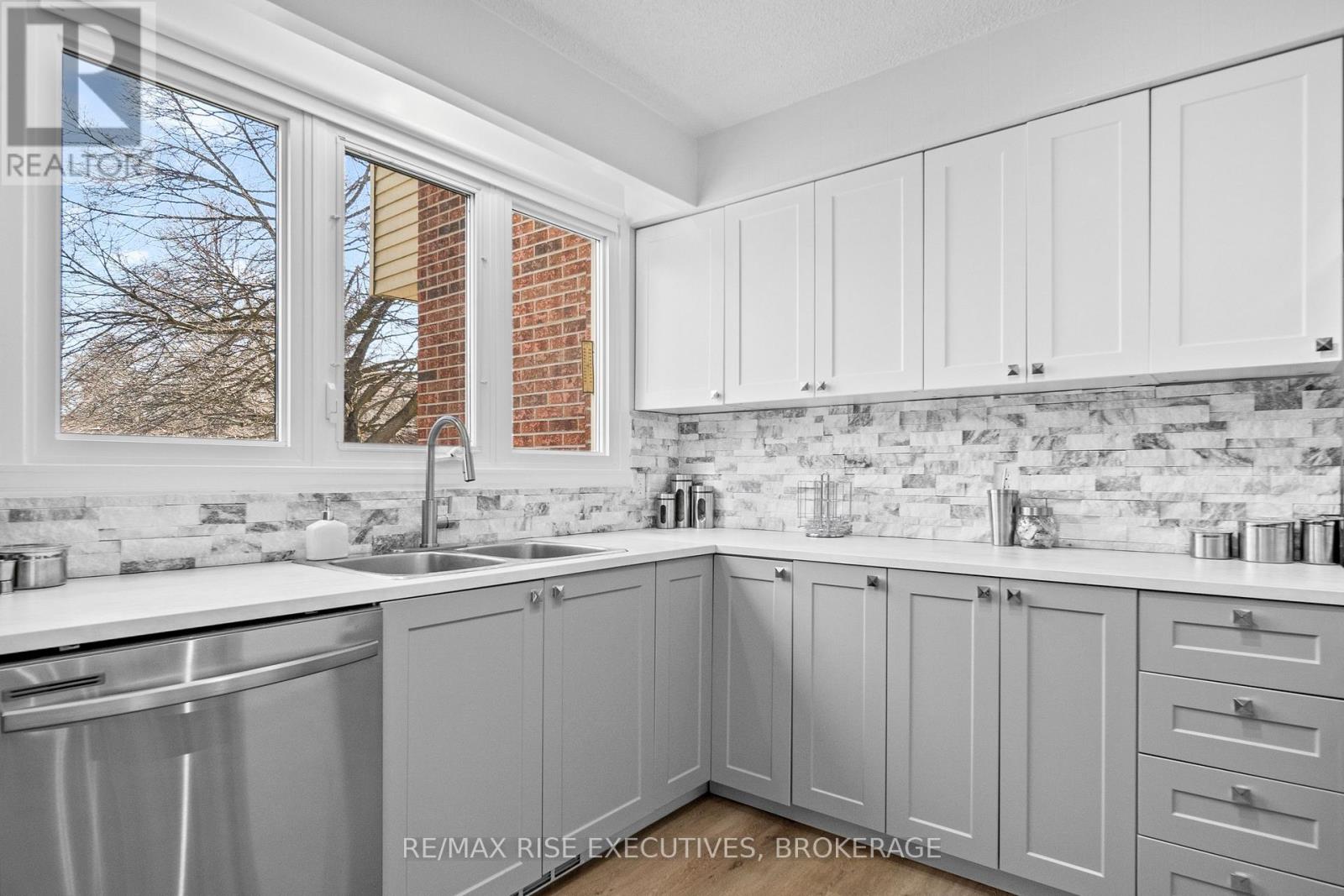 71 - 115 Wright Crescent, Kingston, Ontario  K7L 4T8 - Photo 9 - X12119347