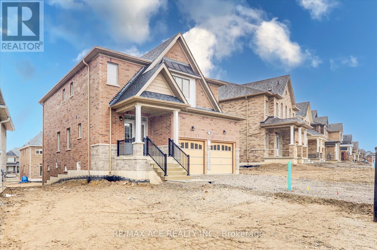 Property at 41 NORTH GARDEN BOULEVARD image 3