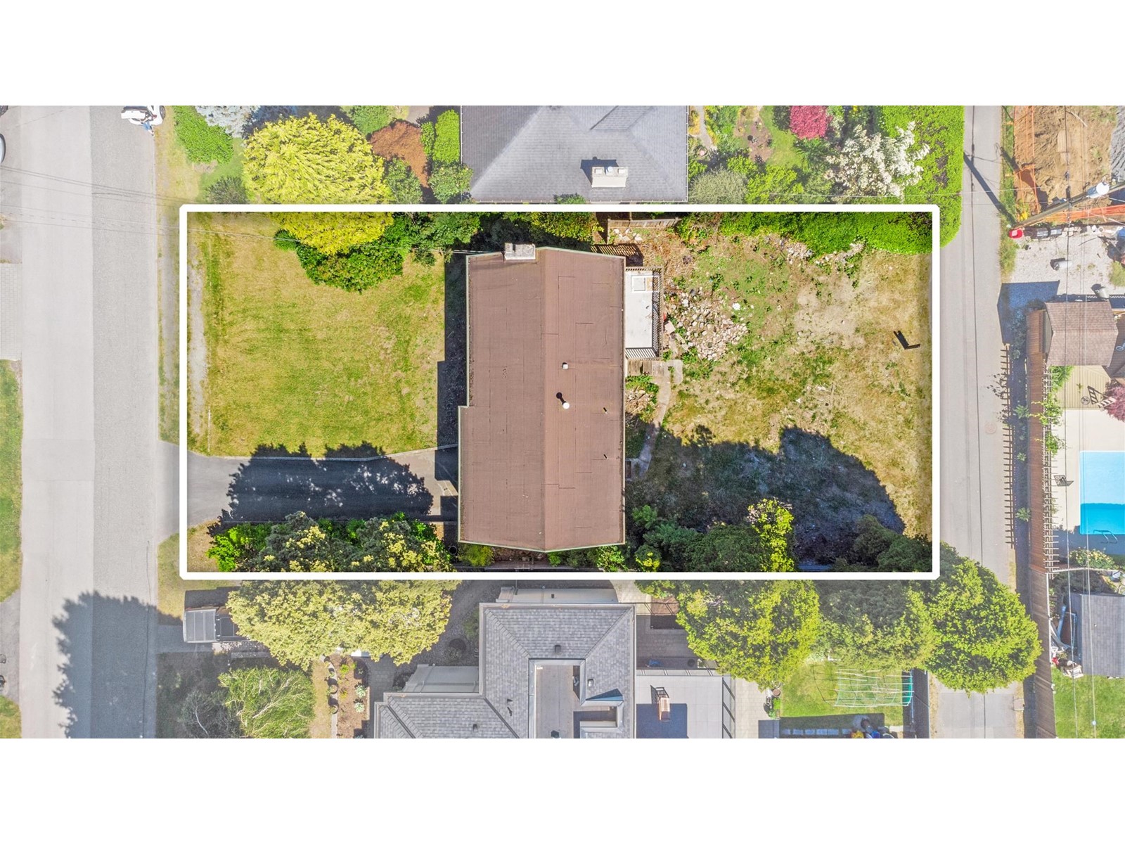 Property at 13850 BLACKBURN AVENUE image 4