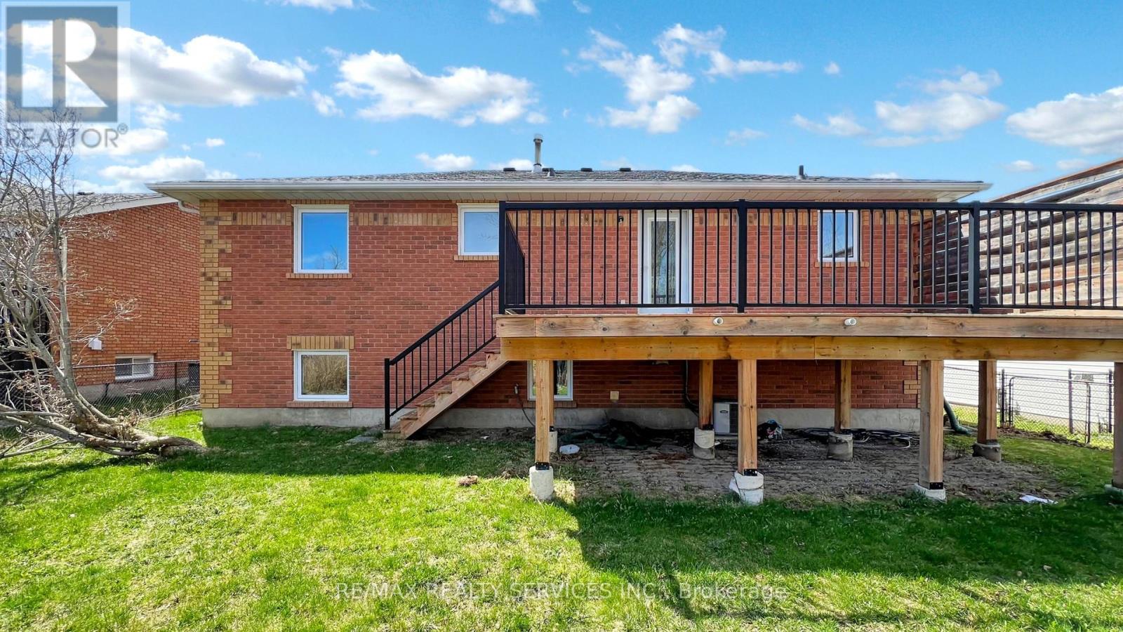 35 Innisbrook Drive, Wasaga Beach, Ontario  L9Z 1G2 - Photo 42 - S12119059