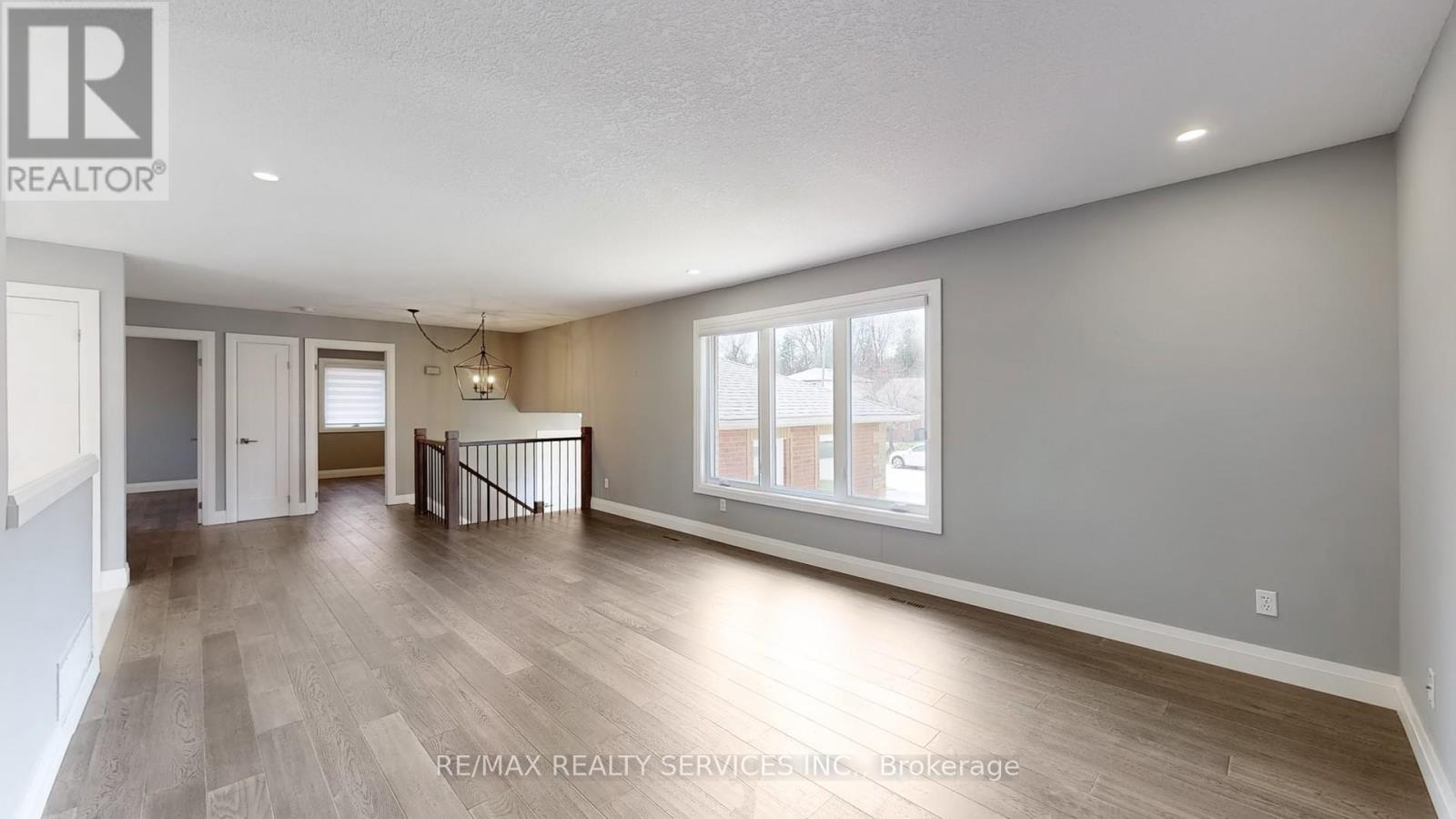 35 Innisbrook Drive, Wasaga Beach, Ontario  L9Z 1G2 - Photo 8 - S12119059