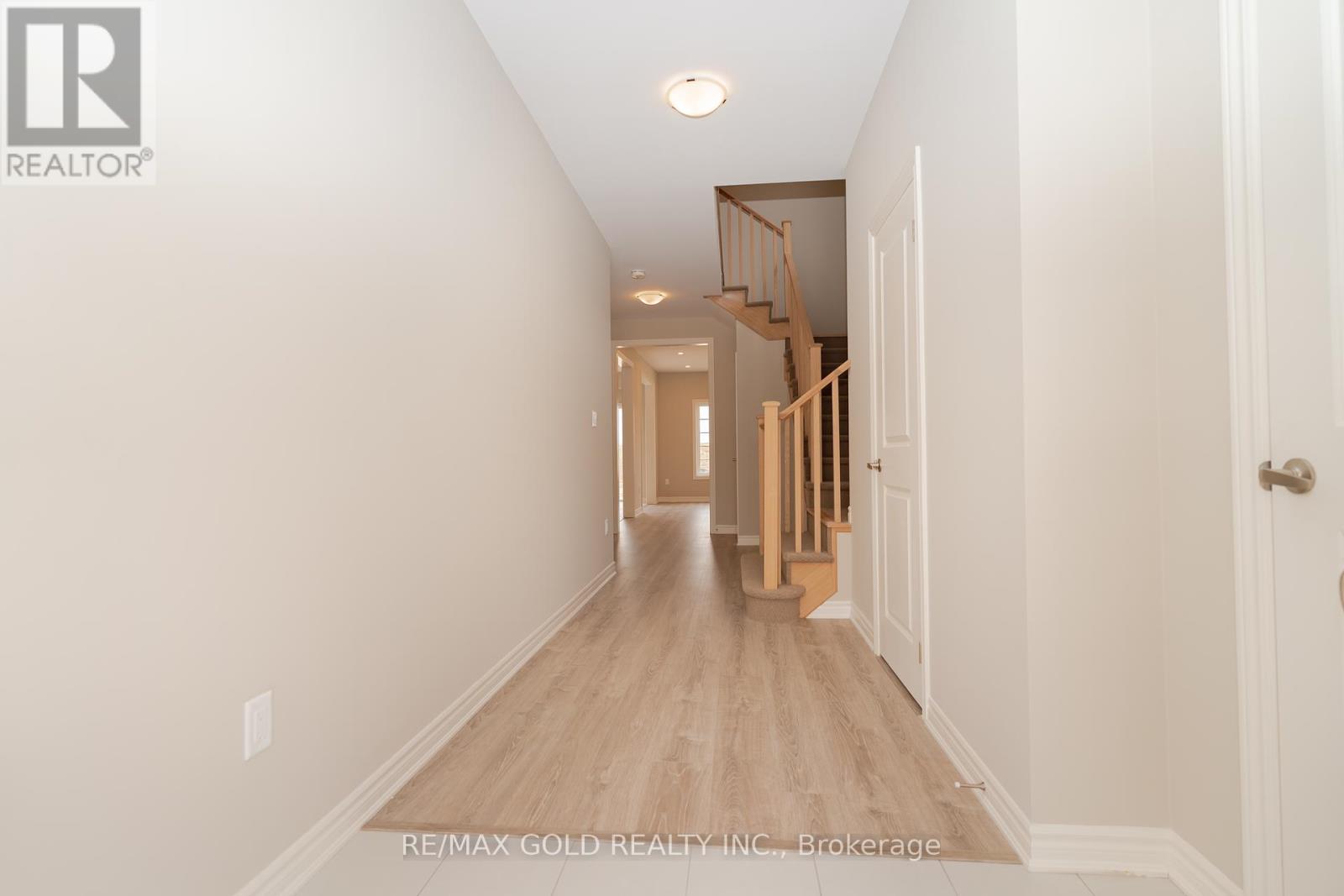 276 Springfield Crescent, Clearview (Stayner), Ontario  L0M 1S0 - Photo 5 - S12119062