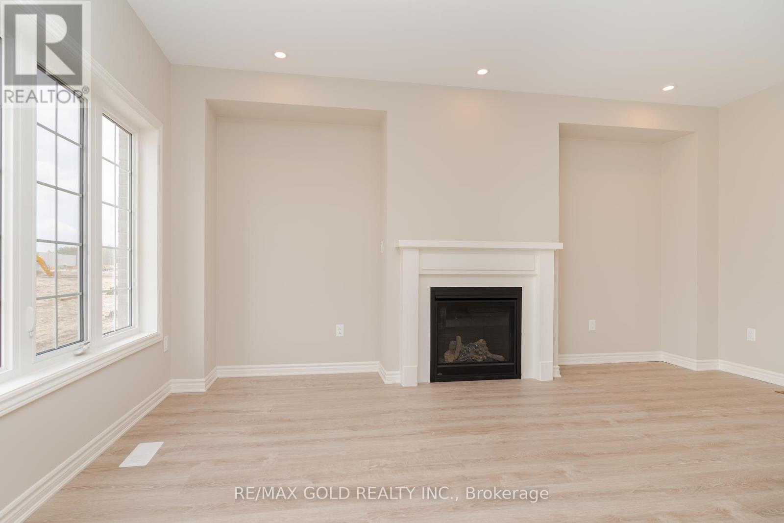 276 Springfield Crescent, Clearview (Stayner), Ontario  L0M 1S0 - Photo 8 - S12119062