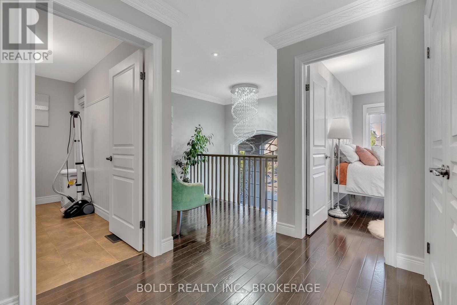 47 Lorupe Court, Hamilton (Ancaster), Ontario  L9G 0C8 - Photo 15 - X12119362