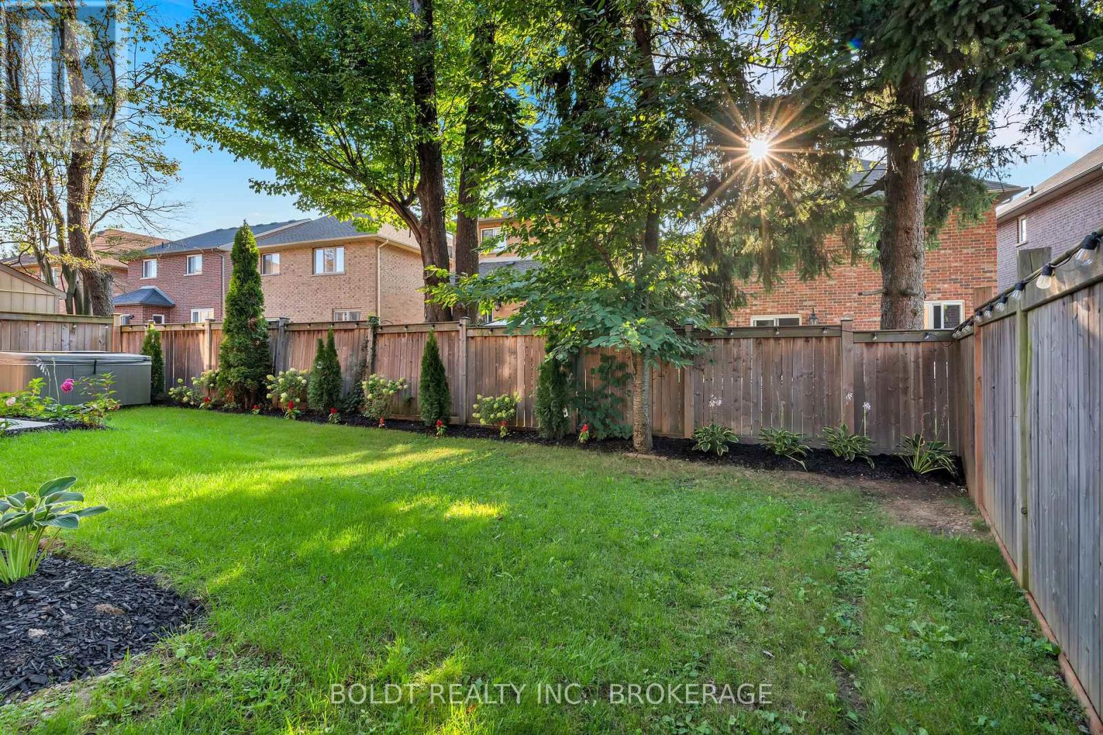 47 Lorupe Court, Hamilton (Ancaster), Ontario  L9G 0C8 - Photo 42 - X12119362