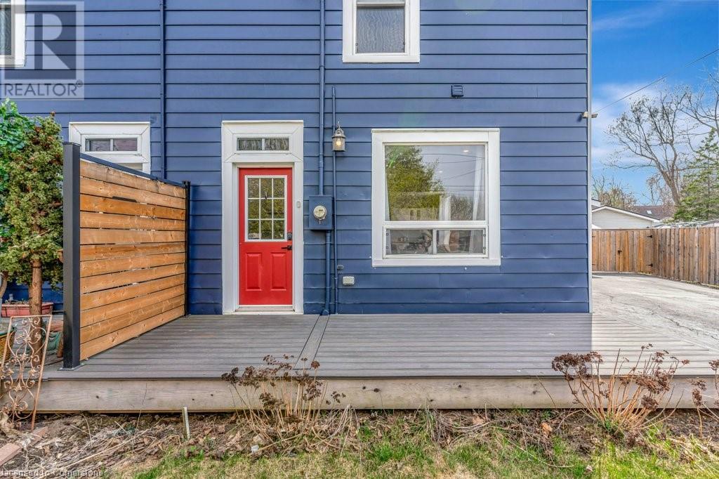 Property at 102 POPLAR Avenue image 2