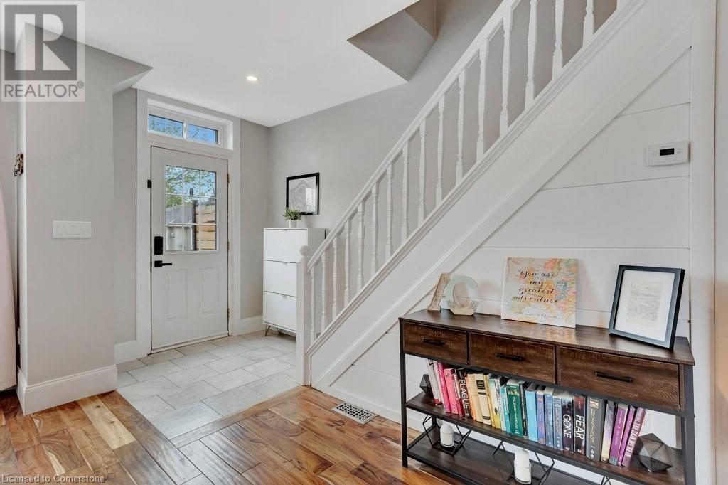 Property at 102 POPLAR Avenue image 4