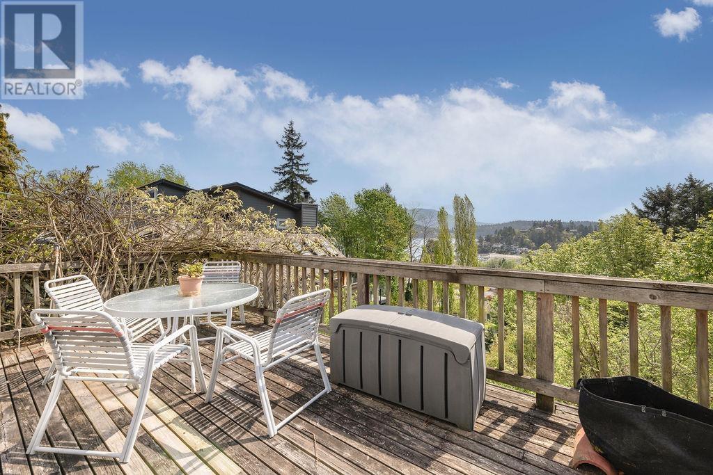 Property at 483 SARGENT ROAD image 3