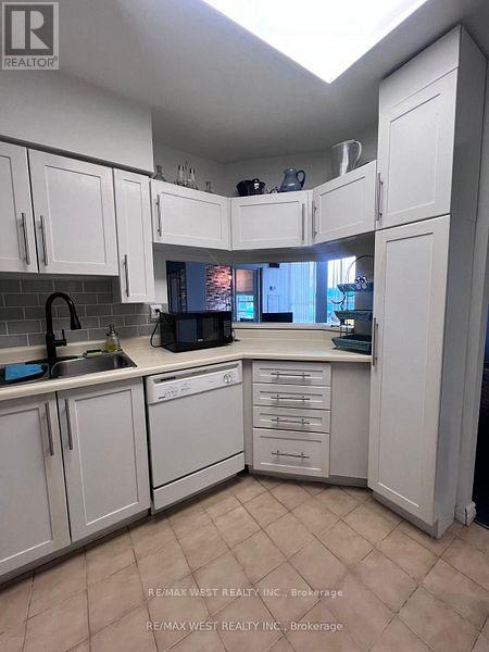 407 - 50 Kingsbridge Garden Circle, Mississauga, Ontario  L5R 1Y2 - Photo 18 - W12119055