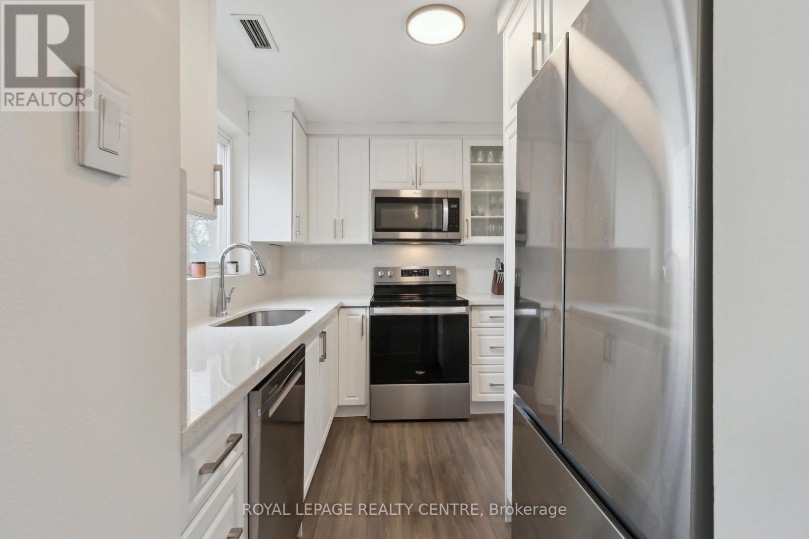 214 - 2001 Bonnymede Drive, Mississauga, Ontario  L5J 4H8 - Photo 12 - W12119104
