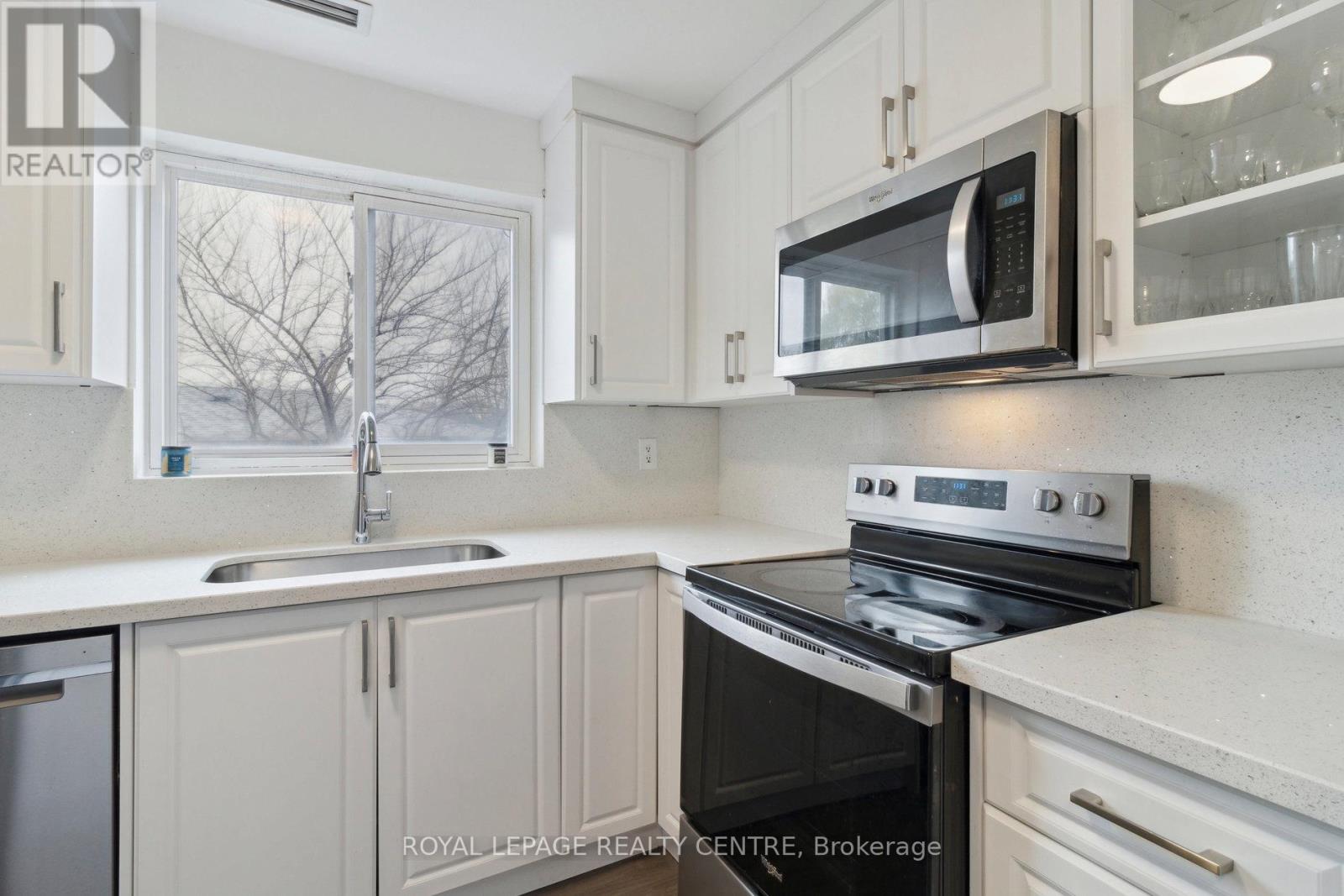 214 - 2001 Bonnymede Drive, Mississauga, Ontario  L5J 4H8 - Photo 13 - W12119104