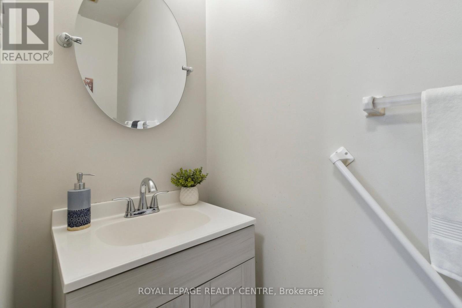 214 - 2001 Bonnymede Drive, Mississauga, Ontario  L5J 4H8 - Photo 16 - W12119104