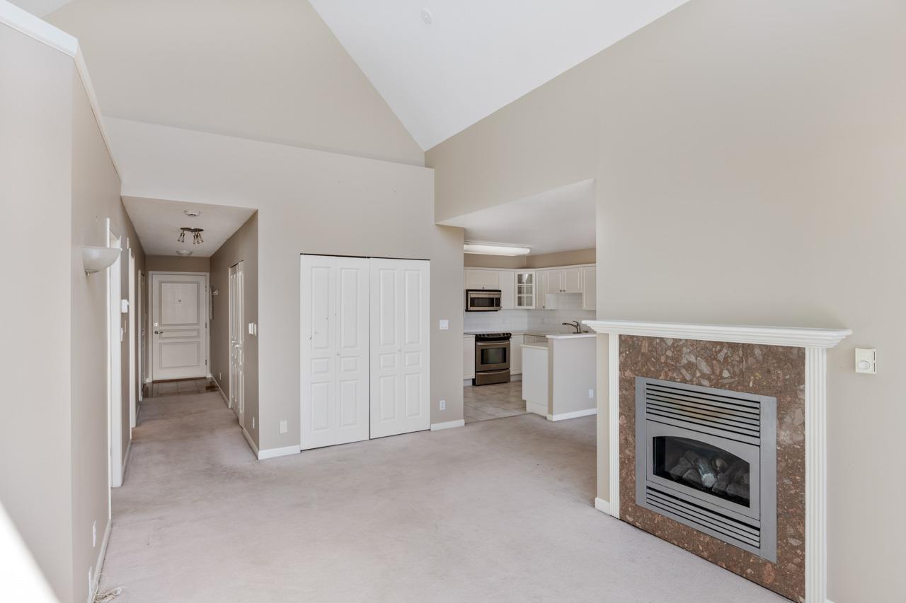 702 15466 North Bluff Road, White Rock, British Columbia  V4B 3G1 - Photo 9 - R2996599