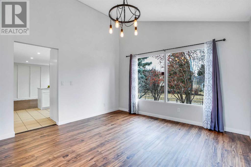 Property at 139 Midpark Crescent SE image 3
