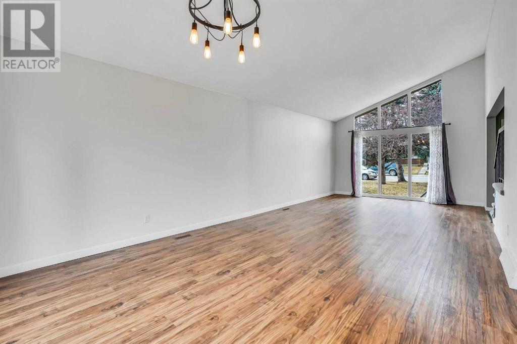 Property at 139 Midpark Crescent SE image 5
