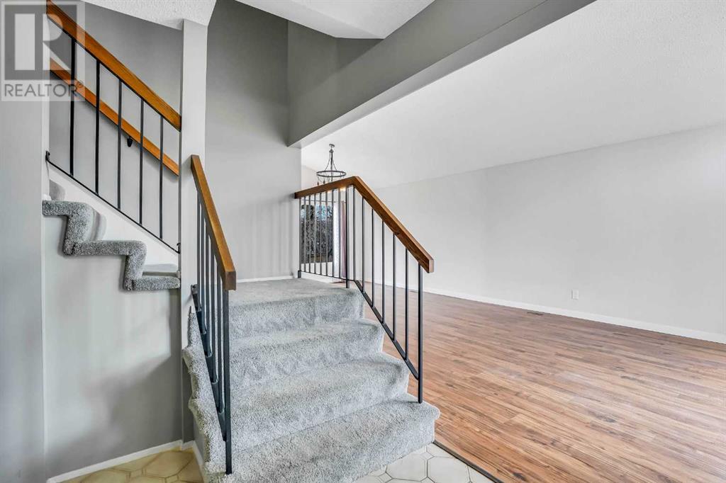 Property at 139 Midpark Crescent SE image 2