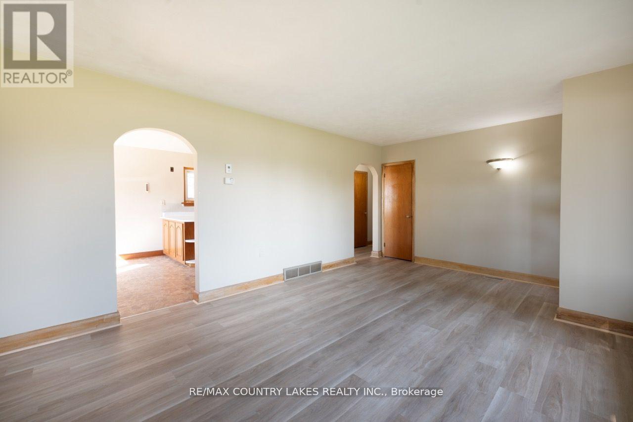 895 Highway 7 Road, Kawartha Lakes, Ontario  K0M 2M0 - Photo 7 - X12119143