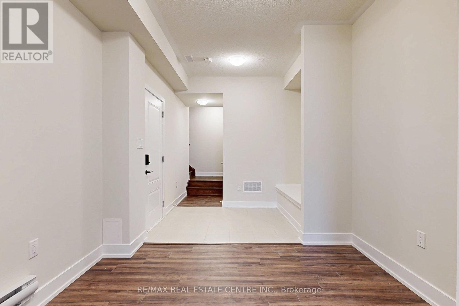 1280 Muller Lane, Oakville, Ontario  L6H 7Y8 - Photo 4 - W12100069