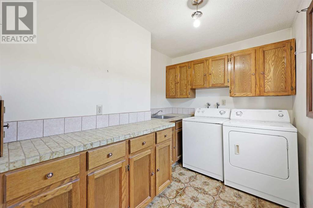Property at 251 Maunsell Close NE image 3