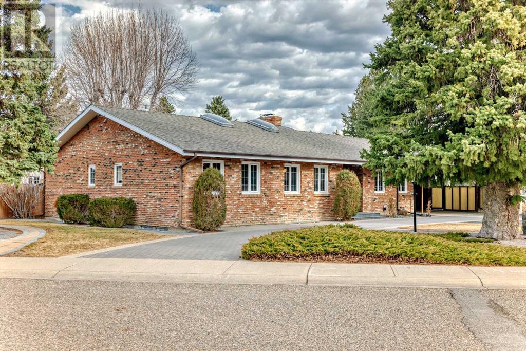Property at 1922 15 Street S image 3