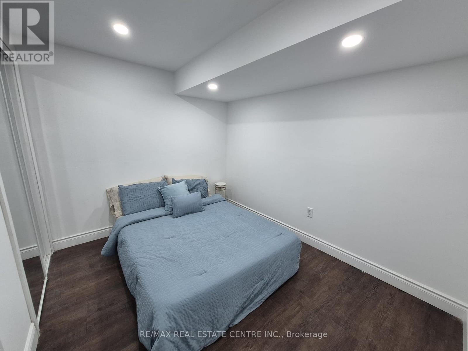 297 Magnolia Drive, Hamilton, Ontario  L9C 6R2 - Photo 12 - X12106238