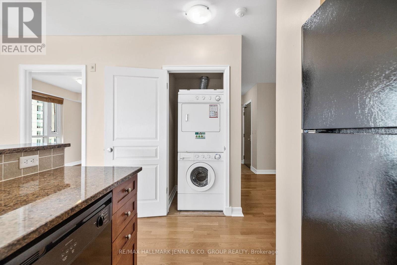 1104 - 200 Besserer Street, Ottawa, Ontario  K1N 0A7 - Photo 7 - X12033085