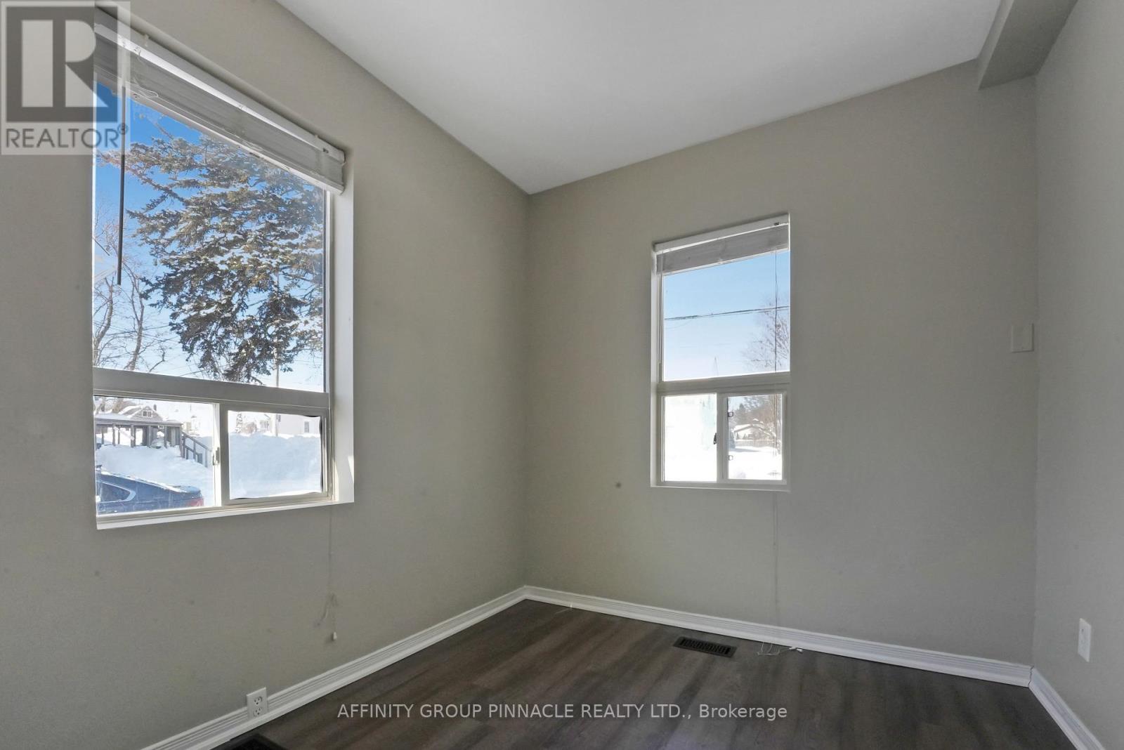 Property at 113 DURHAM STREET W image 5