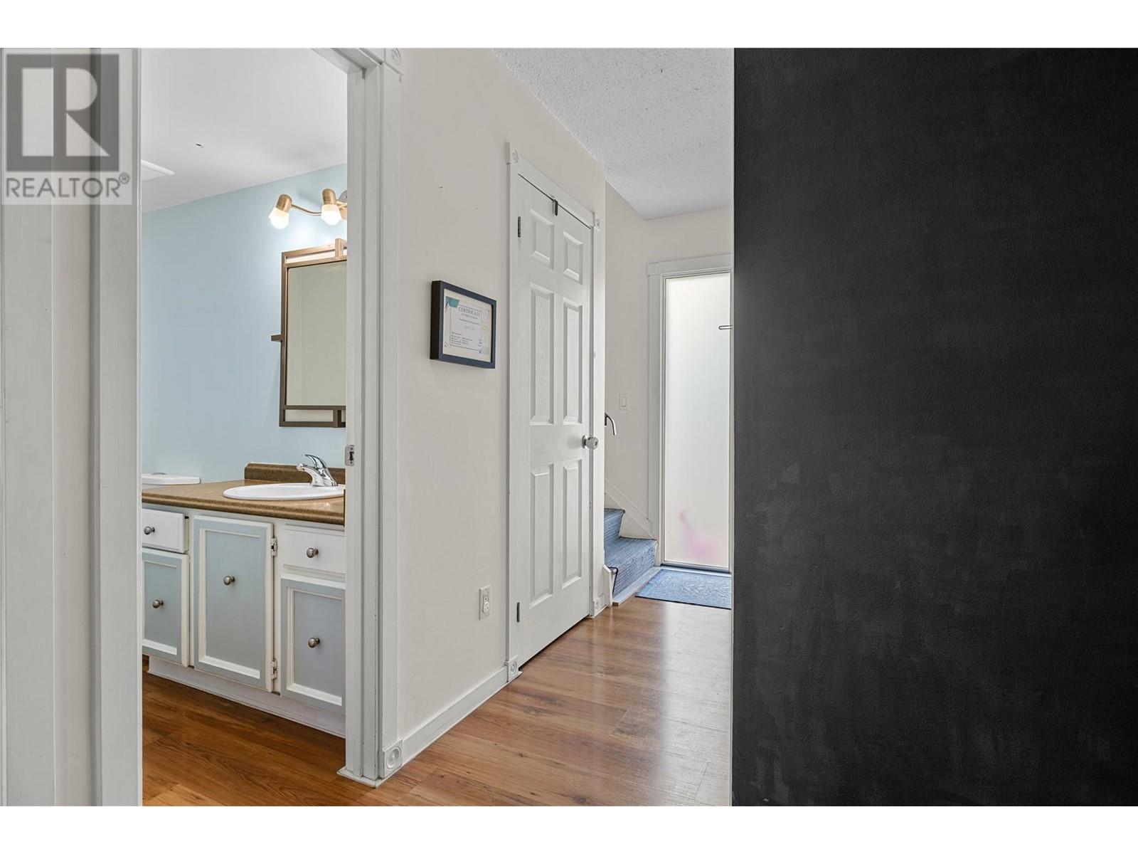 Property at 217 Franklyn Road Unit# 12 image 4