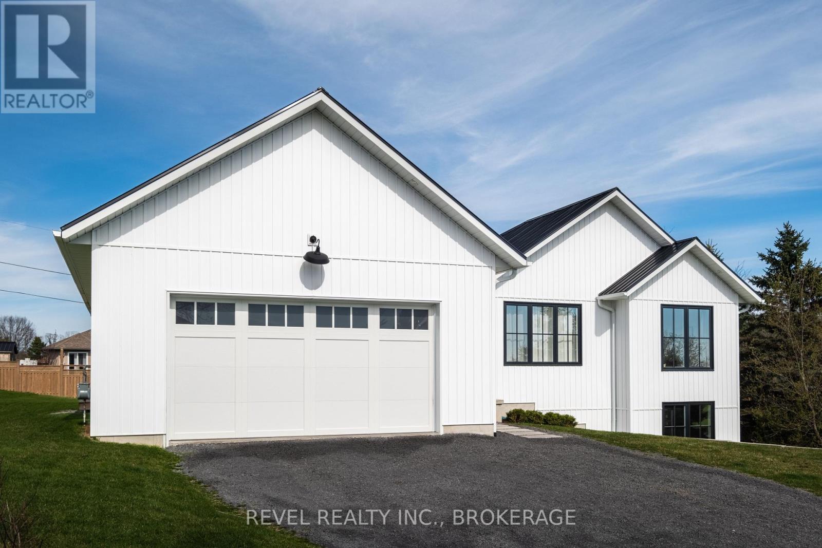 51 Huron Street, Greater Napanee, Ontario  K8N 4Z6 - Photo 2 - X12119517