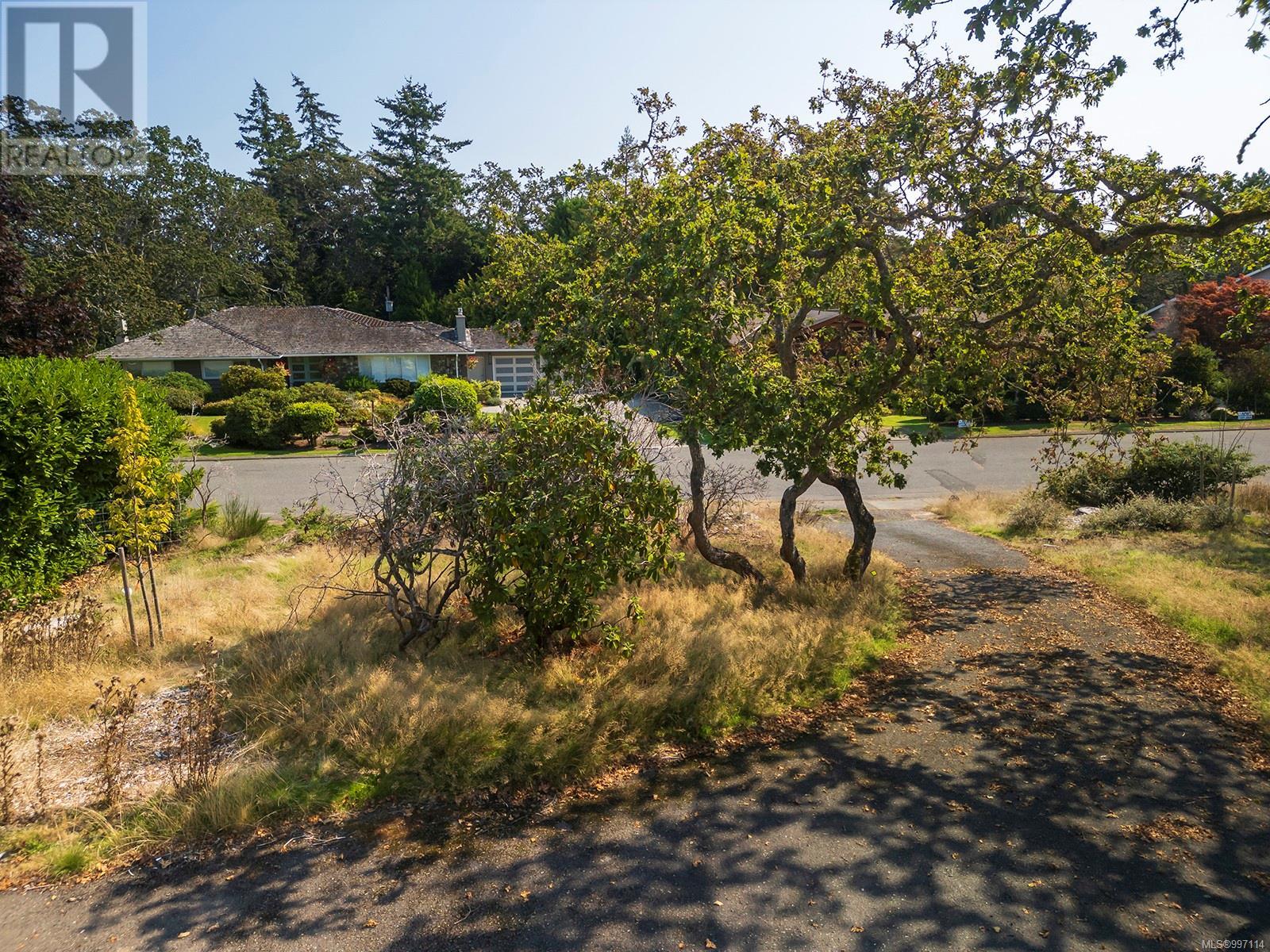 Property at 3240 Norfolk Rd image 3