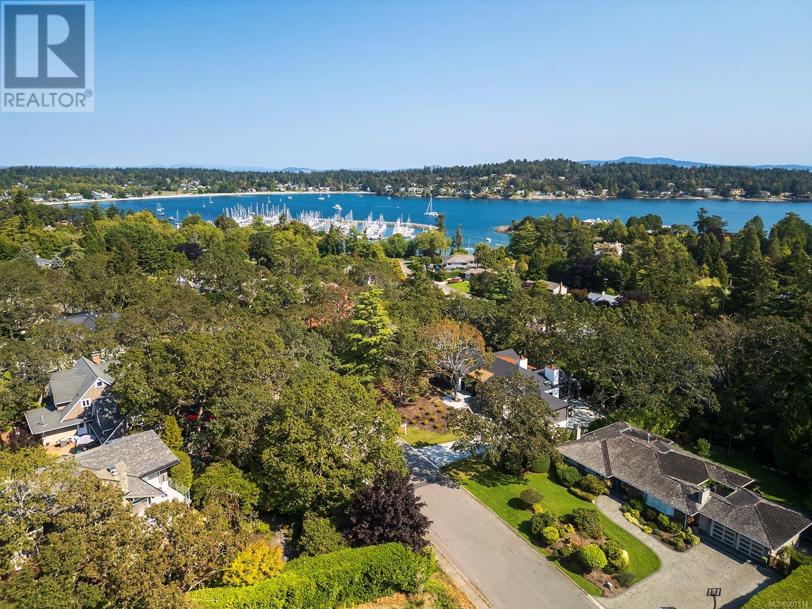 3240 Norfolk Rd, Oak Bay, British Columbia  V8R 6H4 - Photo 6 - 997114