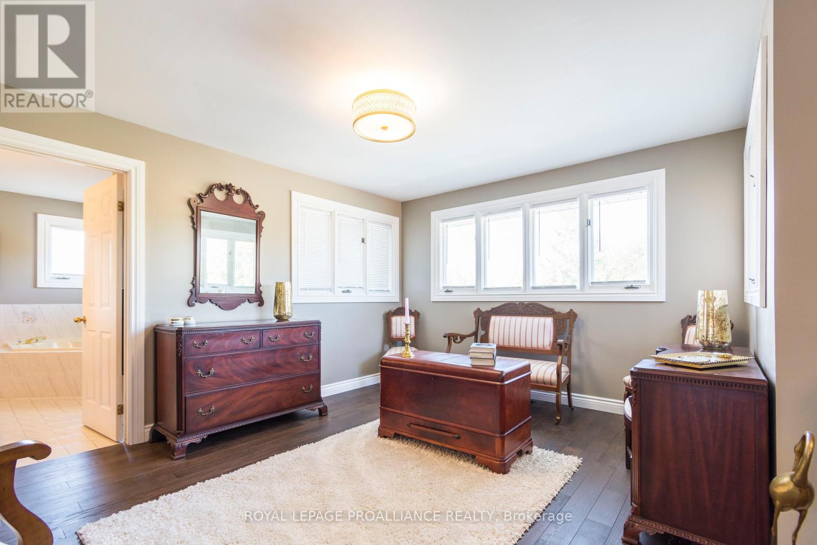 4 Queensboro Court, Belleville (Belleville Ward), Ontario  K8P 5E5 - Photo 24 - X12119422