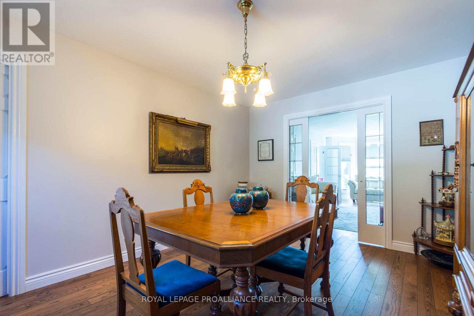 4 Queensboro Court, Belleville (Belleville Ward), Ontario  K8P 5E5 - Photo 9 - X12119422