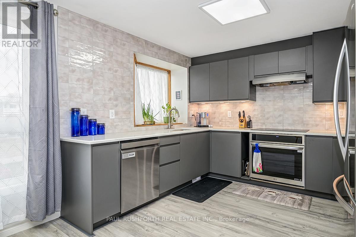 D - 5 Crestlea Crescent, Ottawa, Ontario  K2G 4N1 - Photo 15 - X12119404