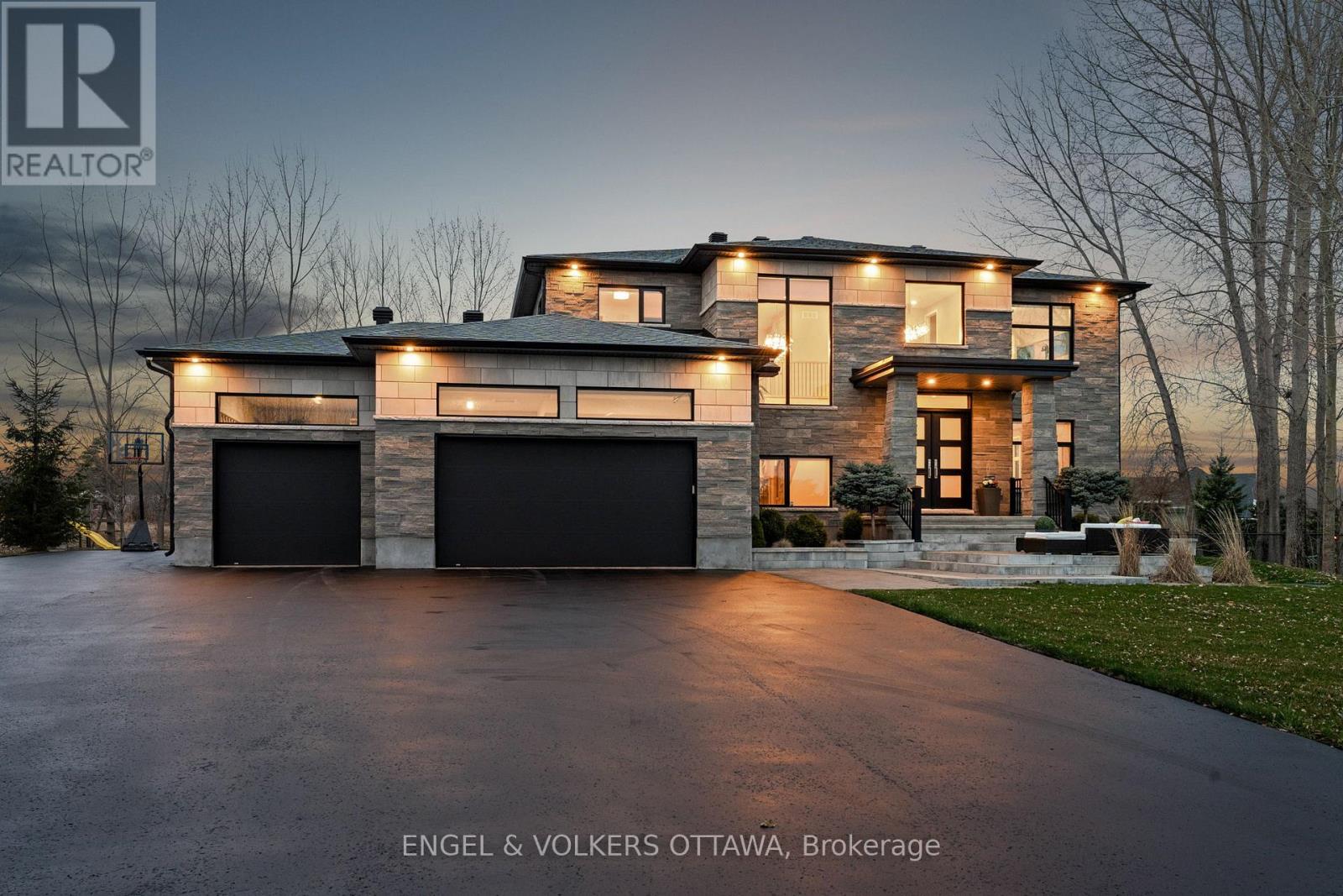 532 Leimerk Court, Ottawa, Ontario  K4M 0E3 - Photo 3 - X12119446